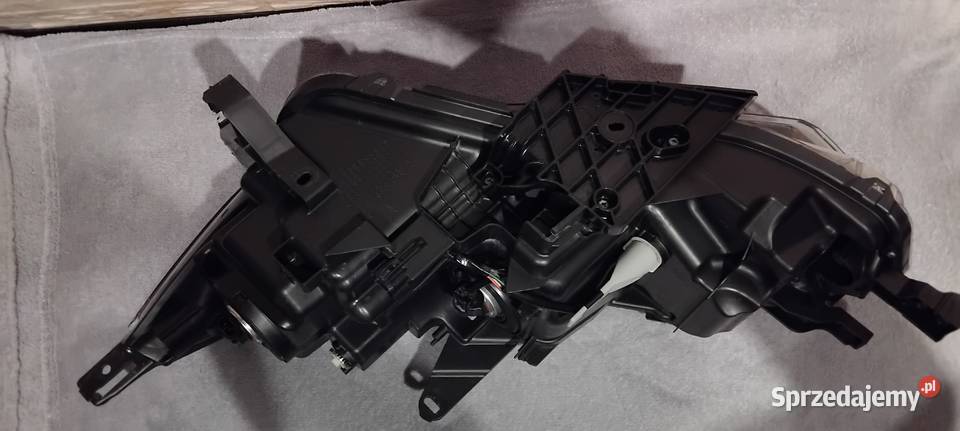 Lampa prawa przód Nissan Qashqai J11 rogue prawe Lampy przednie Zamość