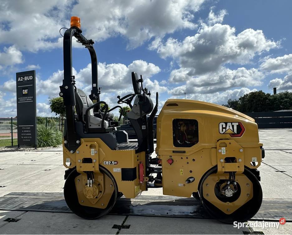 WALEC DROGOWY CATERPILLAR CB25 GC Tuliszków