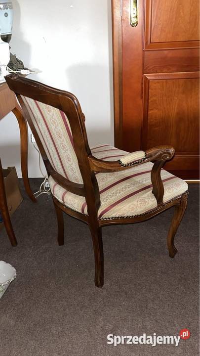 Fotel w stylu Ludwika z podłokietnikami