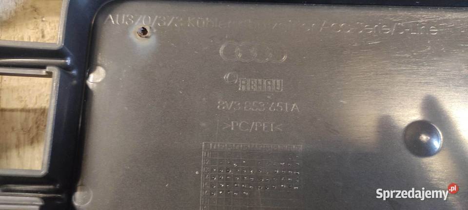 Grill A3 8V Sline czarny radar przedlift 1215r Przeworsk