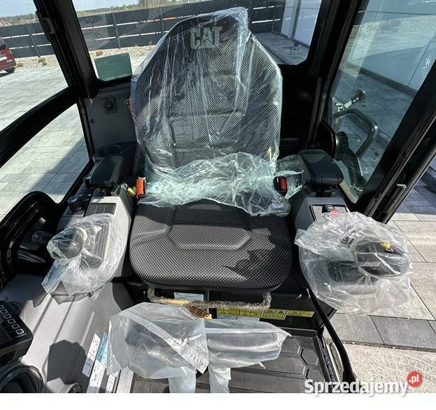 FABRYCZNIE NOWA MINIKOPARKA CATERPILLAR 3018 Koparki Tuliszków