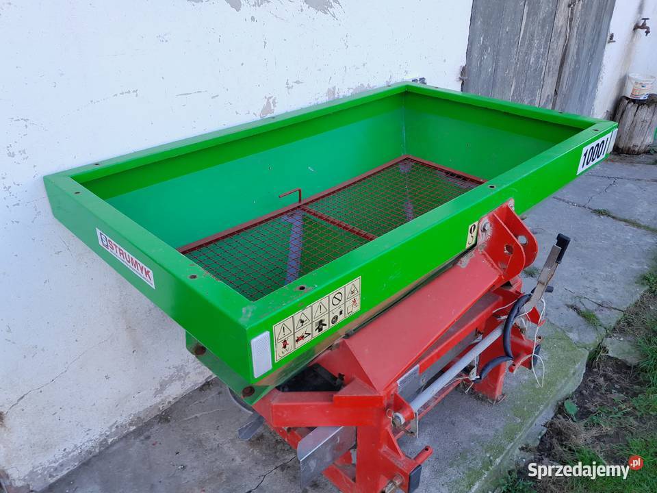 Rozsiewacz nawozu 600l Lubochnia