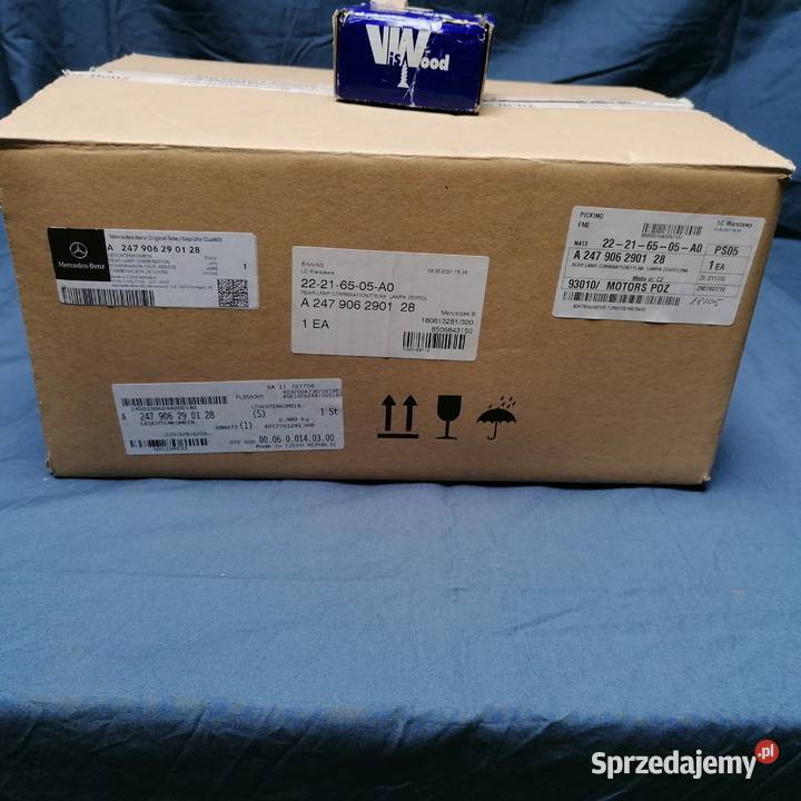 MERCEDES GLA LAMPA TYŁ LEWY A2479062901 osobowe Września sprzedam