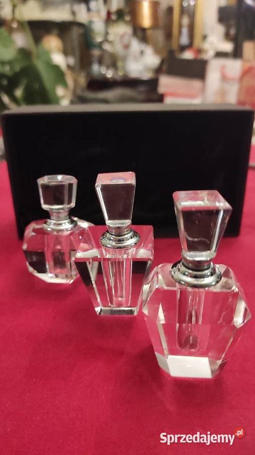 Elegancja klasa i styl perfumetka ze szkła Pabianice sprzedam