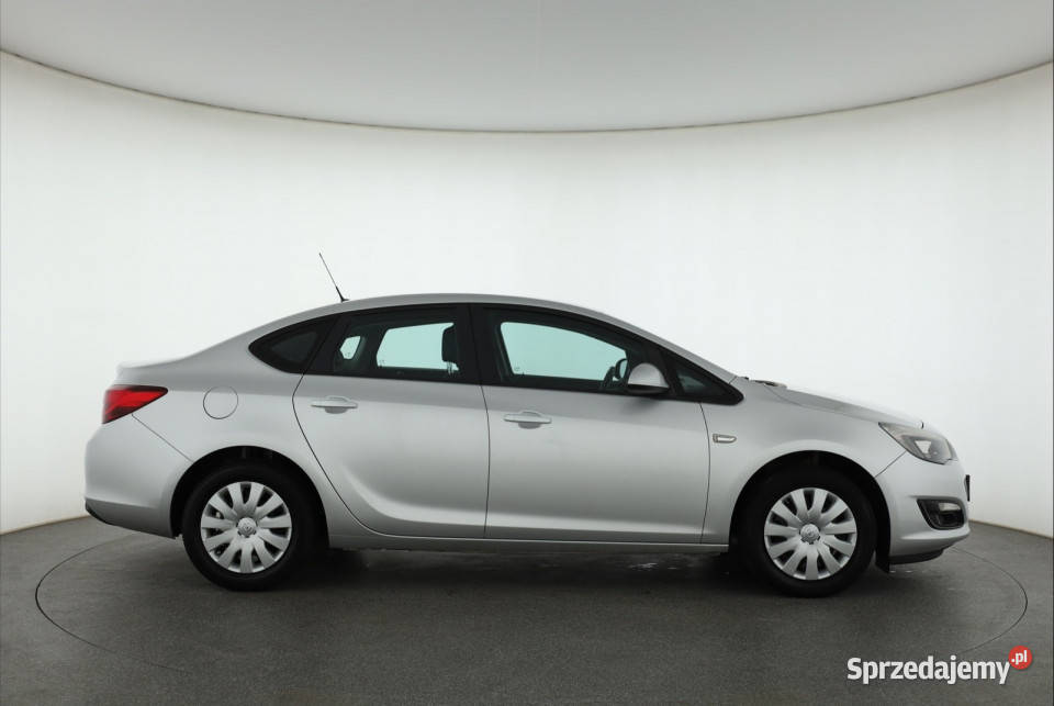 Opel Astra 14 T klimatyzacja Piaseczno