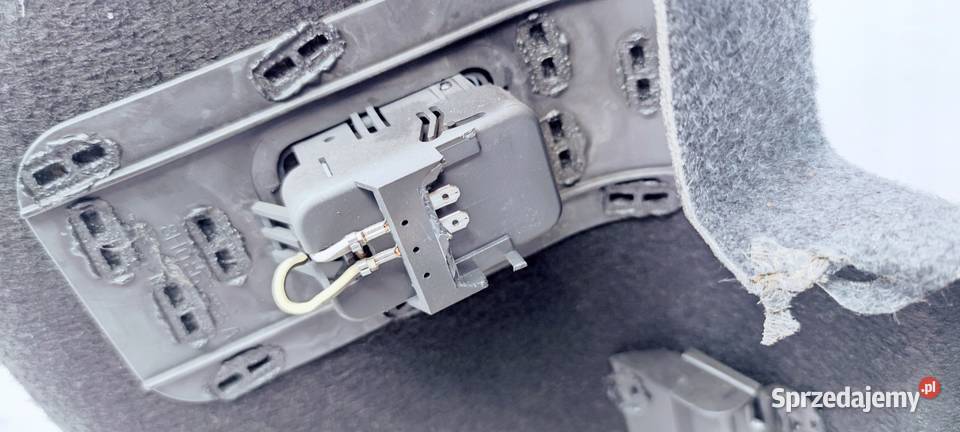 TAPICERKA BOCZEK BAGAŻNIKA AUDI A4 B6 8H0863888A Przystajń sprzedam