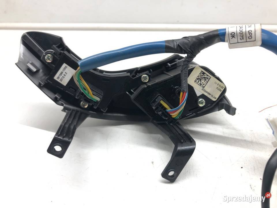 PRZEŁĄCZNIKI KIEROWNICY MULTIFUNKCJA HYUNDAI i30