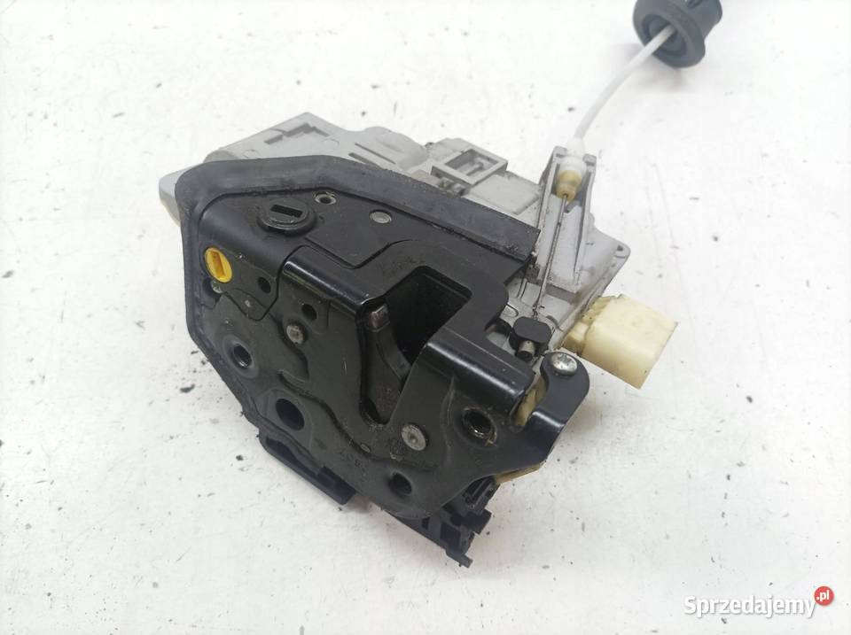 ZAMEK DRZWI TYŁ LEWY EUROPA 4L 3C4839015A Audi