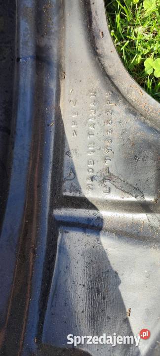 Nadkole przed prawe TOYOTA YARIS XP130 81B1FP1T