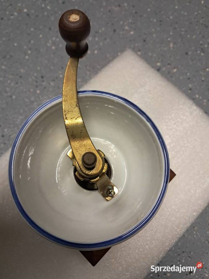 młynek do kawypieprzu z prlu stan wys 15 szer 12 Sandomierz