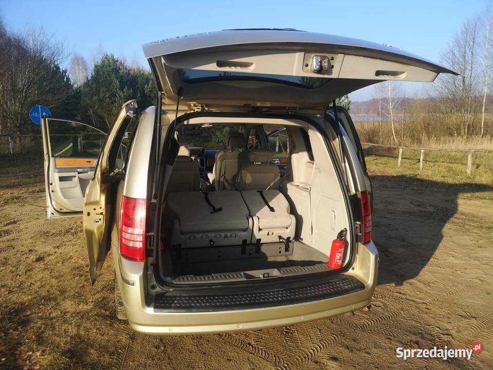 Chrysler Town and Country Limited benzyna Nekielka