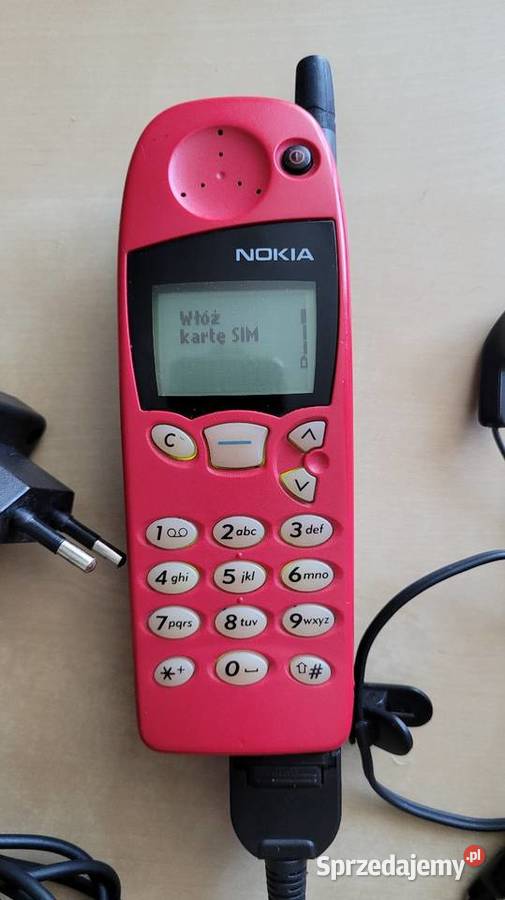 Nokia 5110 z zestawem słuchawkowym i ładowarką