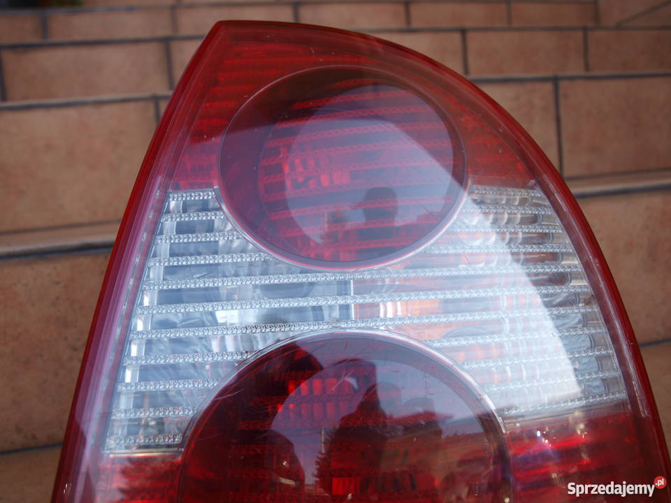 VW Passat lampa prawa tył sedan 2001 2005r Kalisz