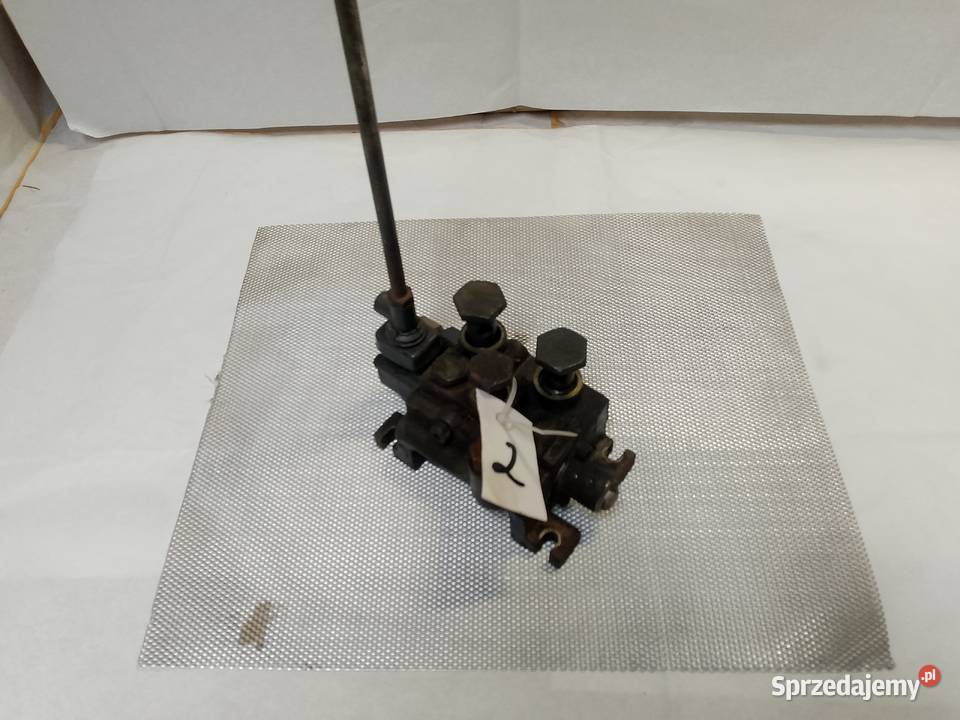 Rozdzielacz jednosekcyjny 7700014534 20477950 Turek