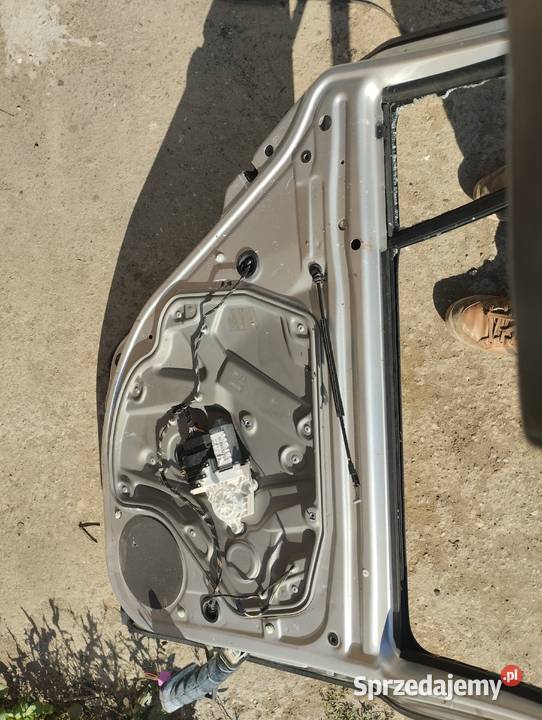 drzwi tylne lewe skoda octavia II kombi Gniew