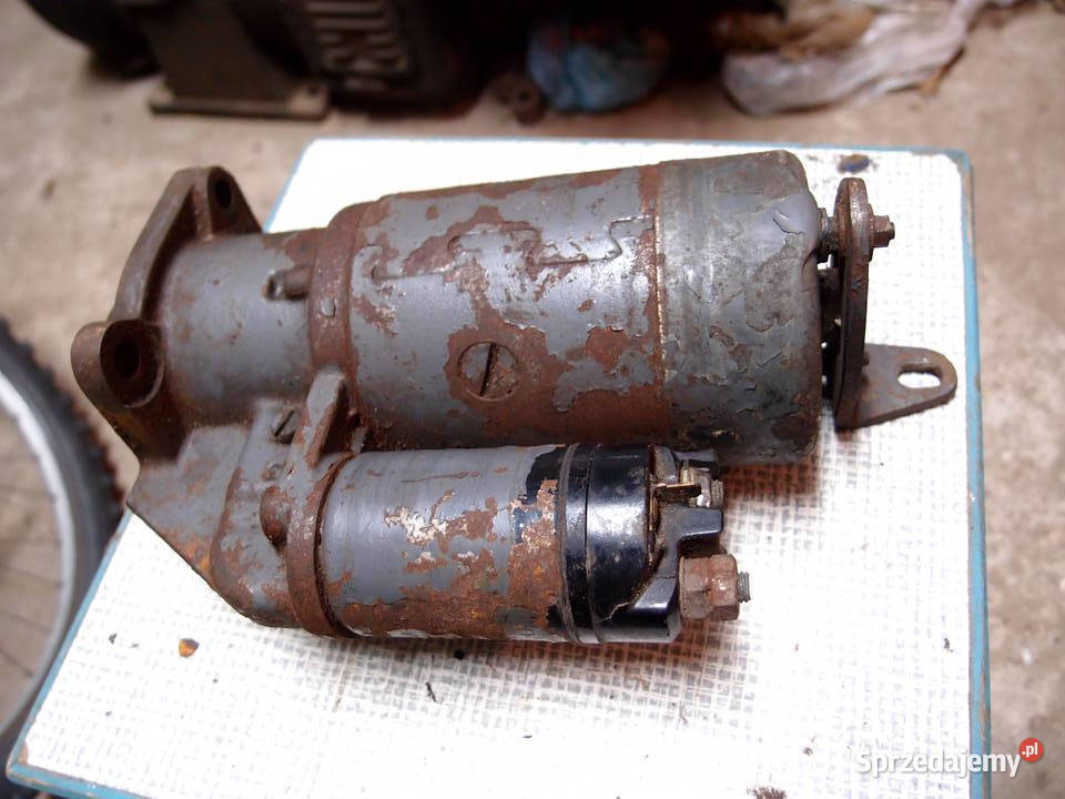 Rozrusznik Bosch 12V 9 zębów 06kW Produkcja PRL Pozostałe Łódź