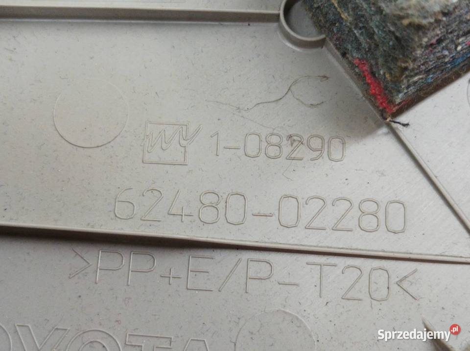 OSŁONA SŁUPKA C LEWA PRAWA TYŁ KPL E18 Toyota świętokrzyskie