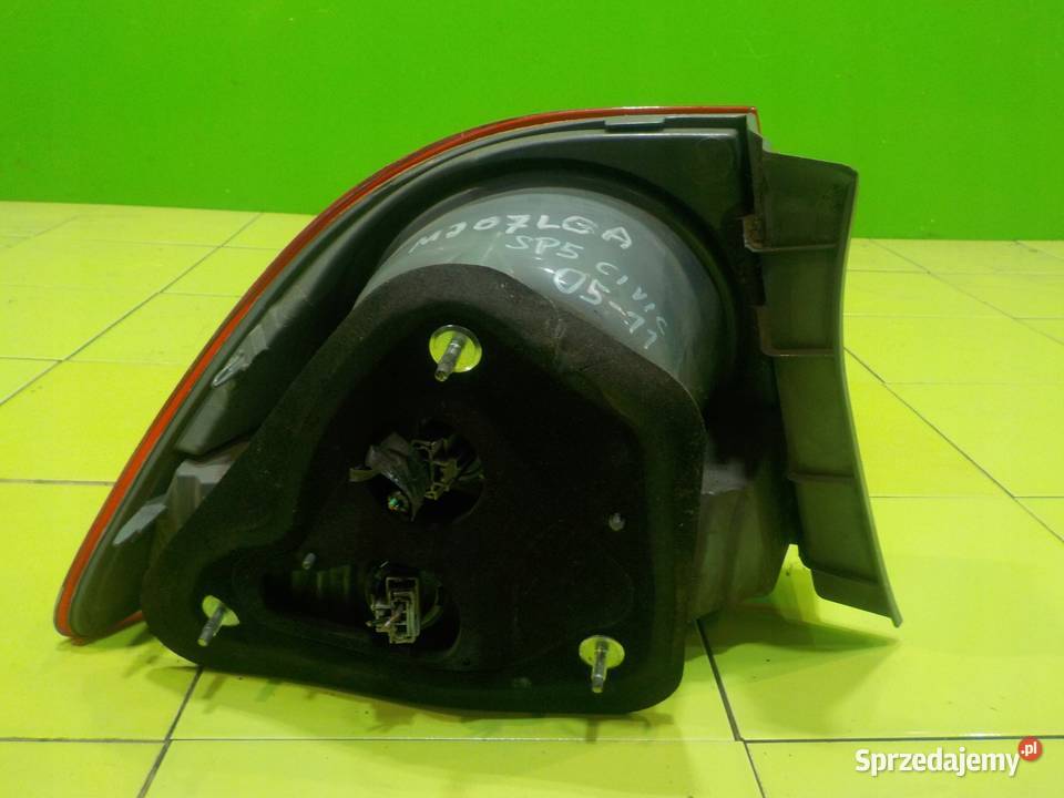 CIVIC VIII 14 IDSI 07r SEDAN 4D lampa prawa tyl