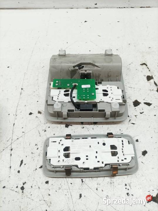 LAMPKA PODSUFITKI KOMPLET T27 8125005030 Toyota