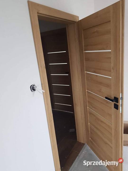 OBUDOWA STARYCH FUTRYN W KOLORZE DRZWI Drewno