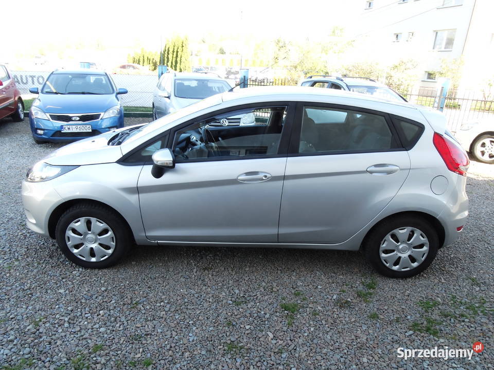 Ford Fiesta 125benzyna 82 Wypożyczalnia wynajem Przebieczany