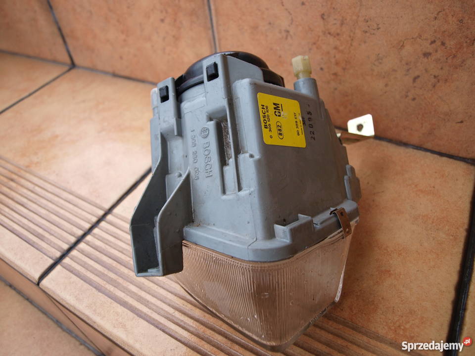 Opel Astra 1 Halogen prawy 1991 1997r soczewkowy Kalisz