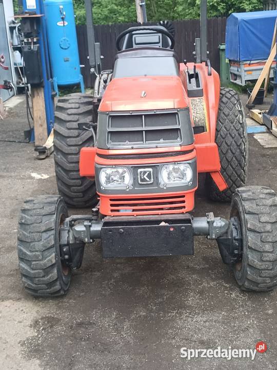 Sprzedam Ciągnik Kubota 4x4 Kubota