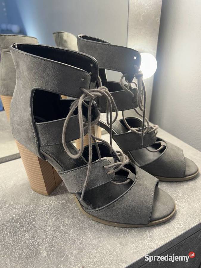 Buty szpilki na obcasie klocku na wiązanie szare Jasło sprzedam