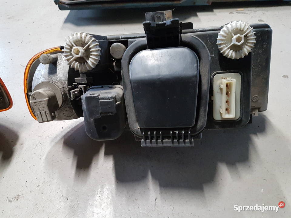 VW CADDY 1998 2000 REFLEKTOR LAMPA PRZEDNIA LEWA Turek