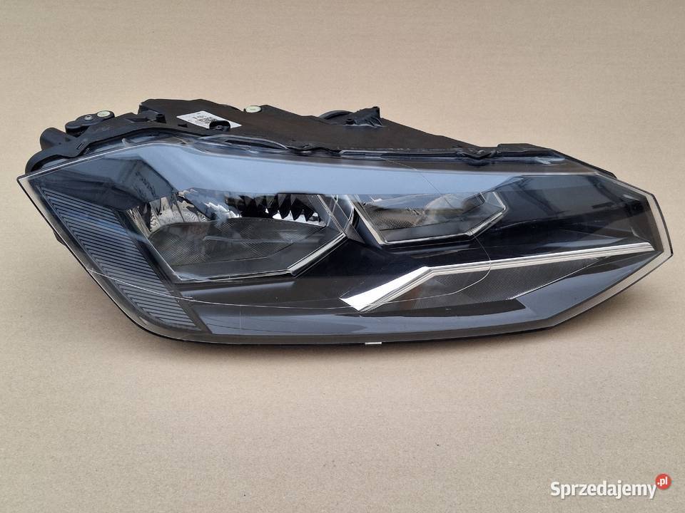 VW POLO VI 6 2G REFLEKTOR PRAWY LAMPA PRAWA H7 Bieleń sprzedam