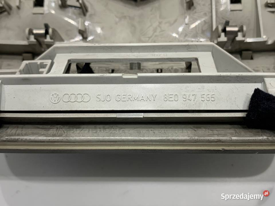 LAMPA SUFITOWA AUDI A4 B6 8E0947135A sprzedam