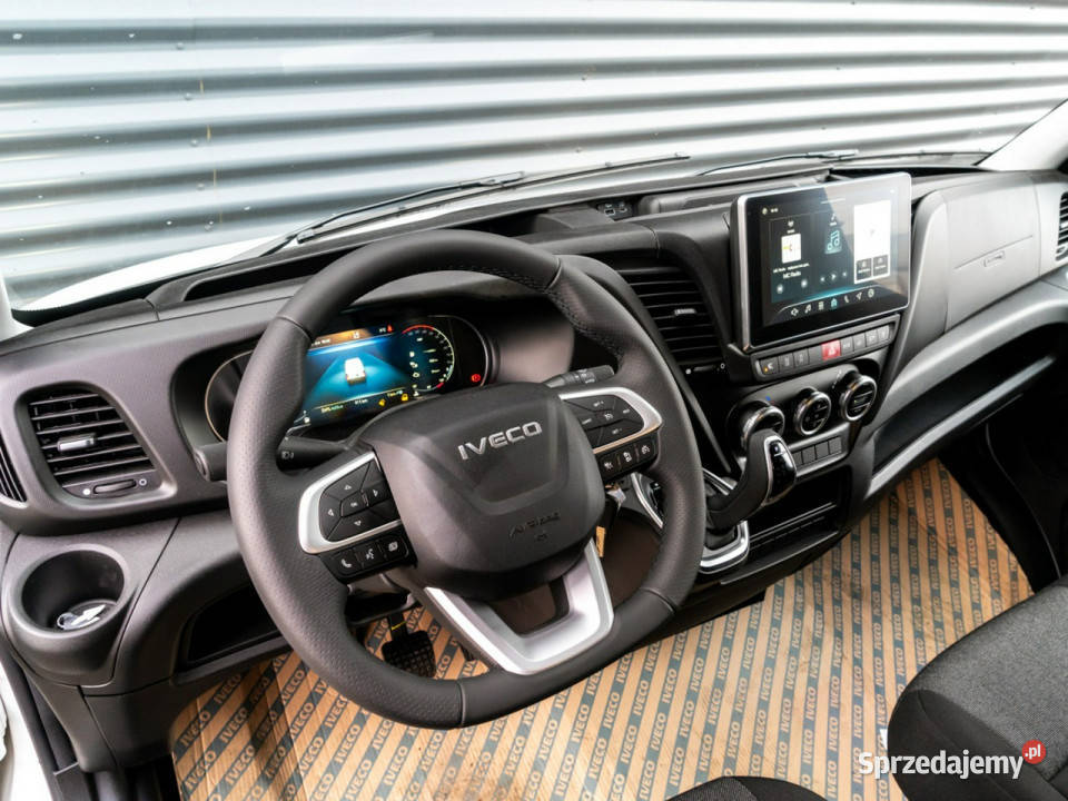 Iveco Daily 35S18A8H V 7osBrygadowy L4H2 16m3 bluetooth Szczecinek