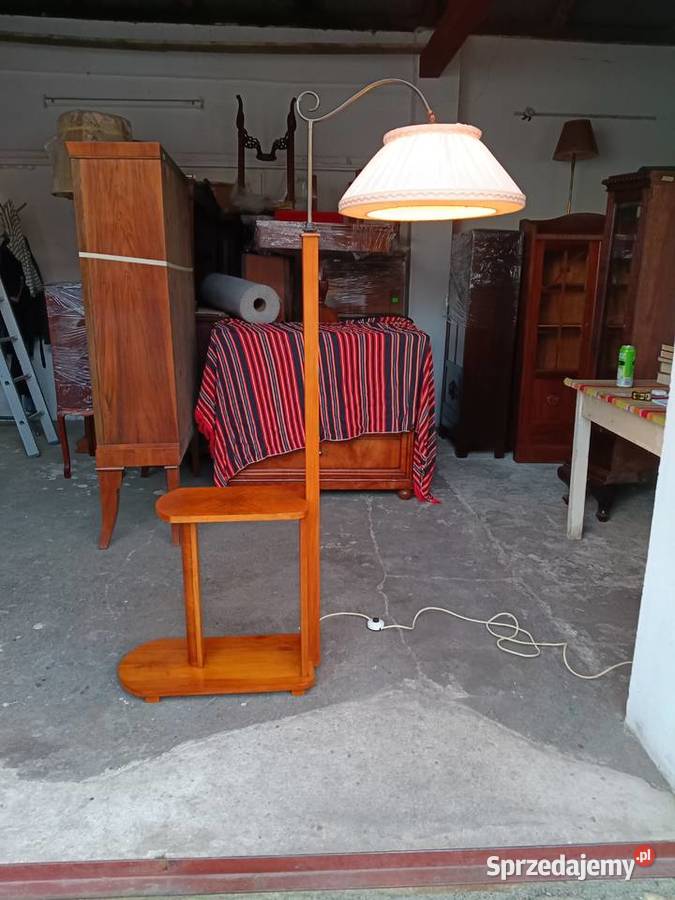 Lampa podłogowa ArtDeco z wbudowanym stolikiem z Meble Suchorzew