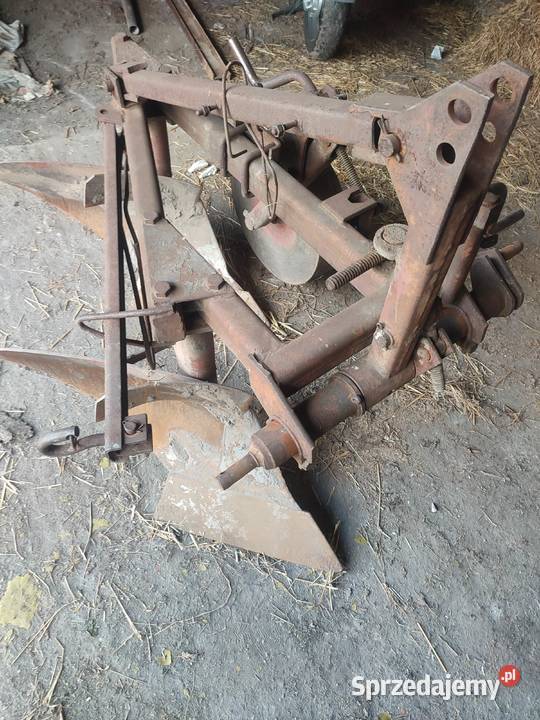 Pług dwuskibowy nieuszkodzony sprzedam