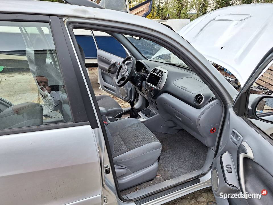 Toyota rav 4 uszkodzony silnik