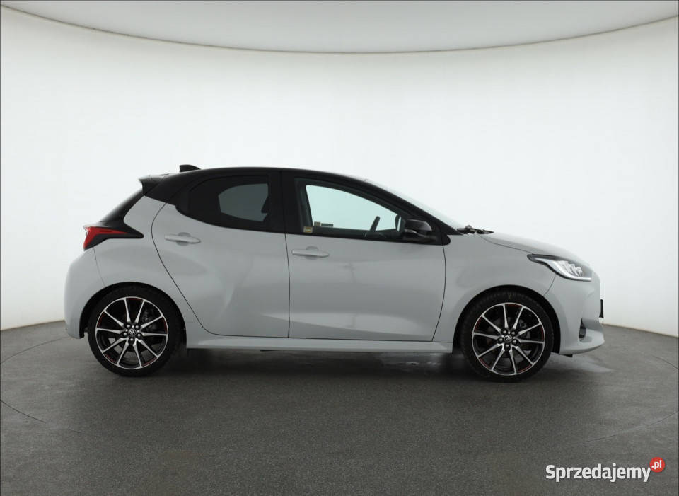 Toyota Yaris 15 VVTi Hybrid Piaseczno