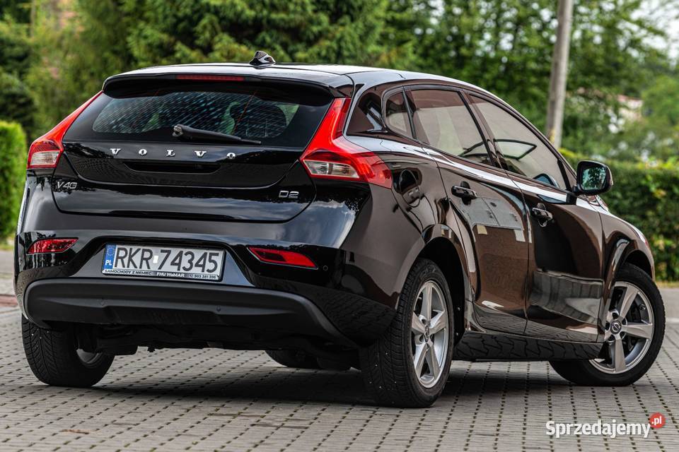 VOLVO V40
