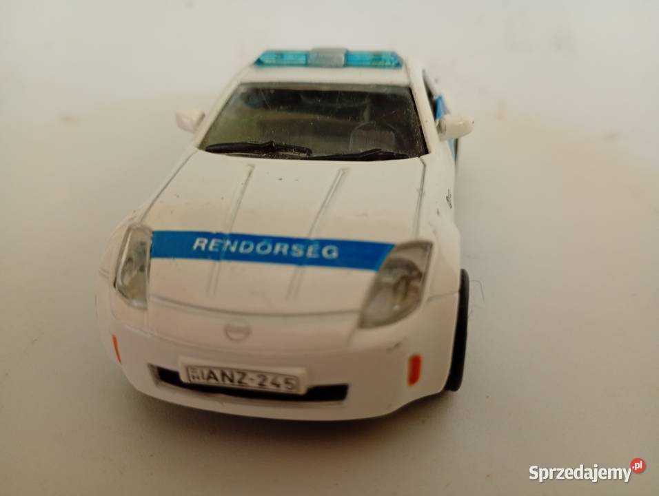 Model radiowozu Policji Węgireskiej Nissan 350Z