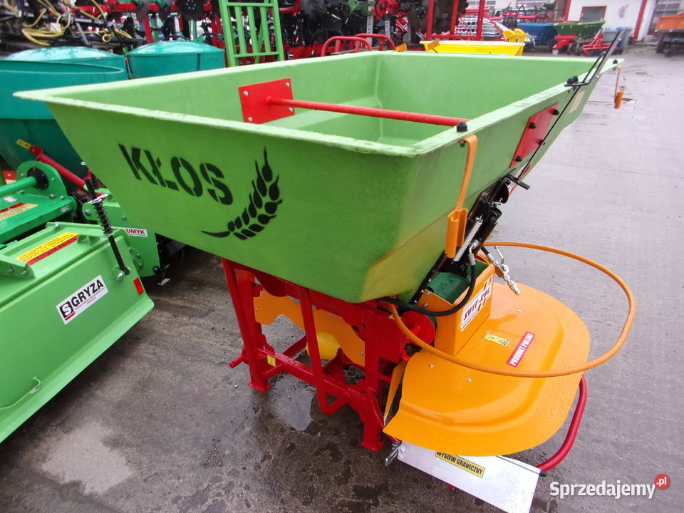 Rozsiewacz wapna i nawozów dwutarczowy KŁOS 800 Opoczno sprzedam