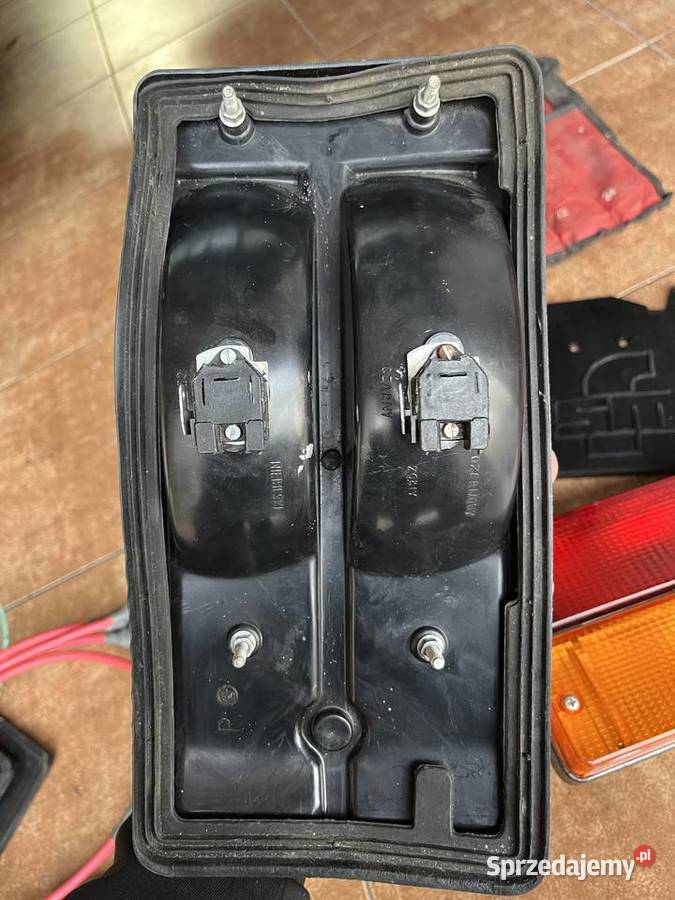 Lampy tył Fiat 125p Oryginał Ksawerów sprzedam