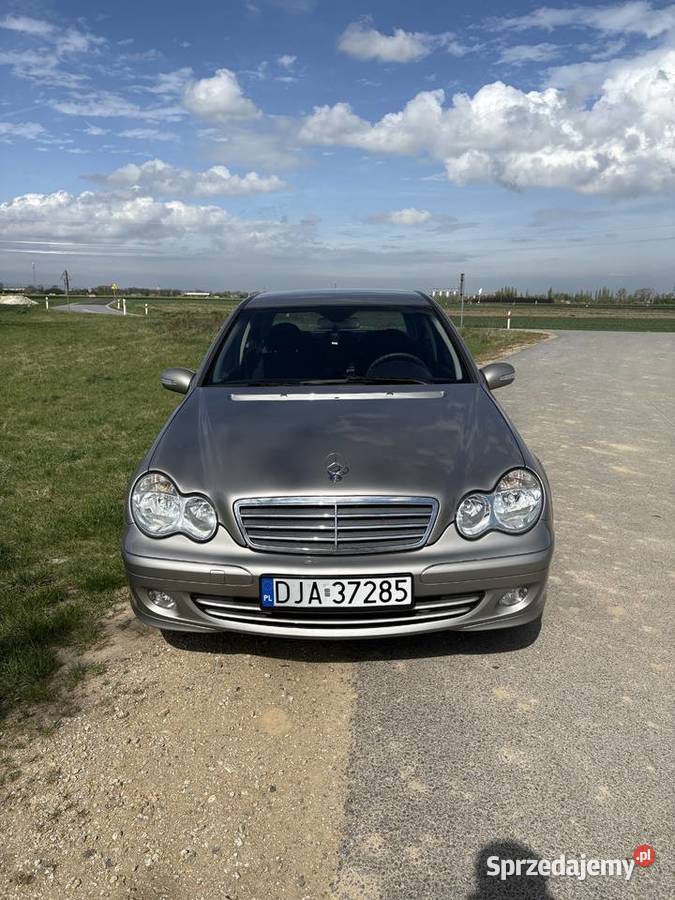 MercedesBenz W203 18K LPG 143KM