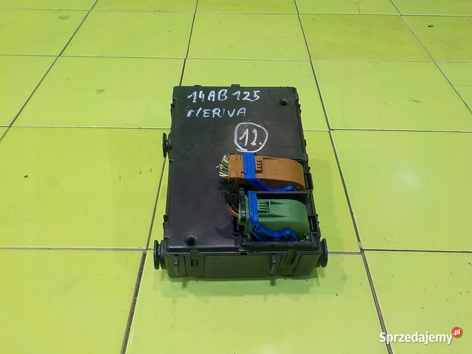 OPEL MERIVA B 14 B 12r 5D skrzynka bezpiecznikow Suków