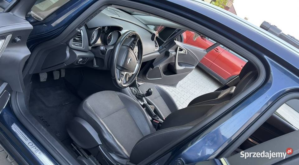 Opel Astra J 17 Sports Tourer CDTI