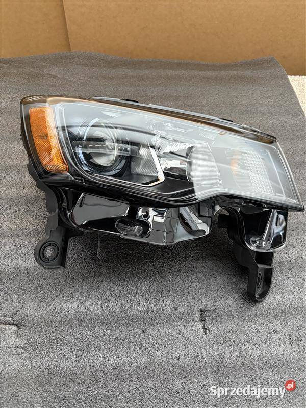 Lampy Jeep Grand Cherokee WK2 2020 Nieuszkodzone osobowe Warszawa