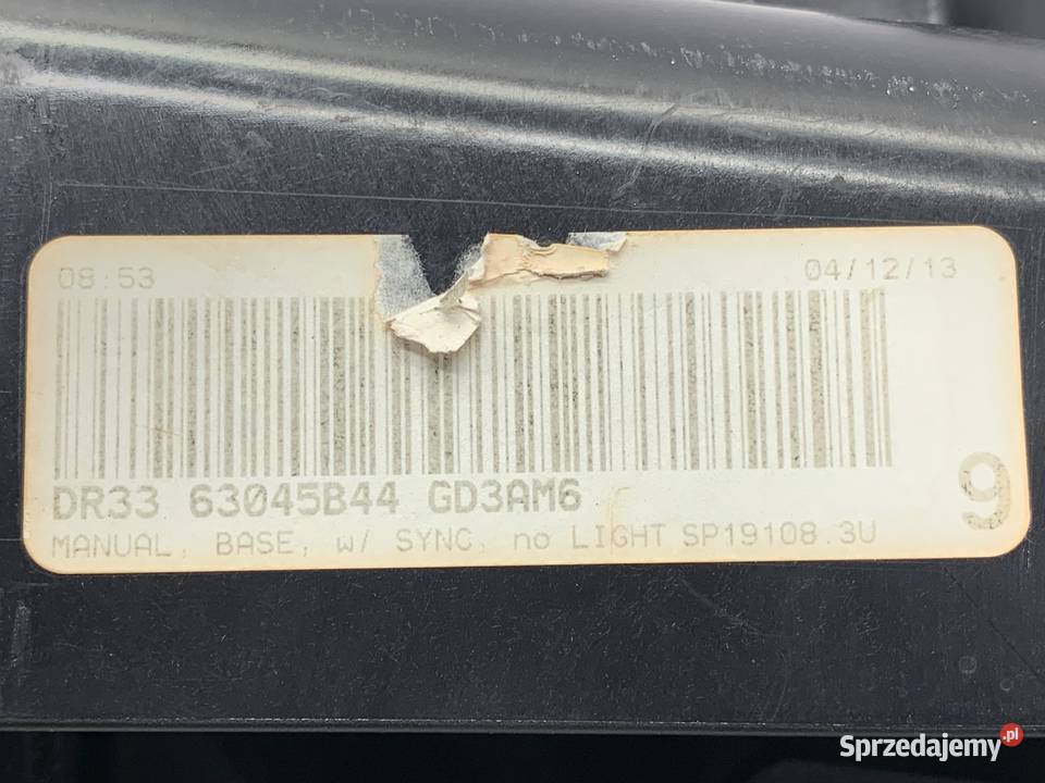 UCHWYT NA NAPOJE FORD MUSTANG V SportowyCoupe