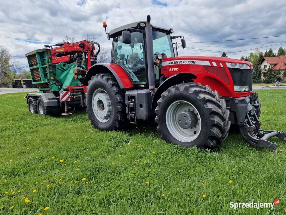Rębak JENZ HEM 582 z ciągnikiem Massey Ferguson