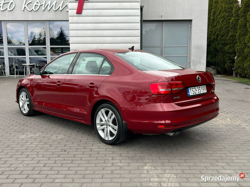 Volkswagen Jetta 20 TDI Szklany dachSkóraKamera wiśniowy Baranowo