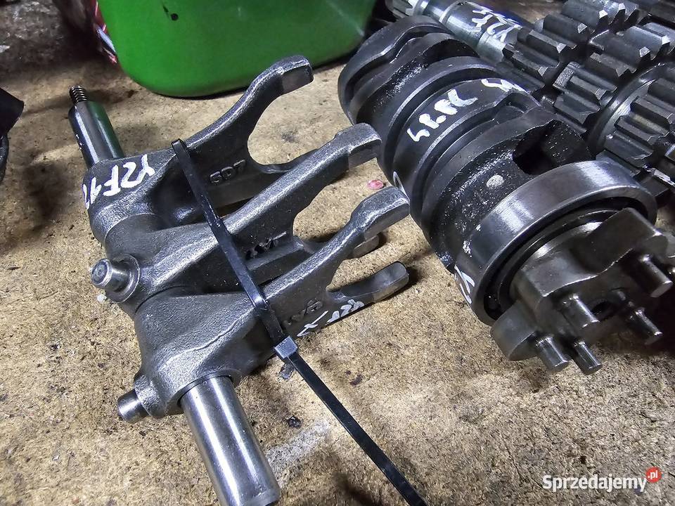 Yamaha YZF 125 skrzynia biegów wałek wałki Jelenia Góra