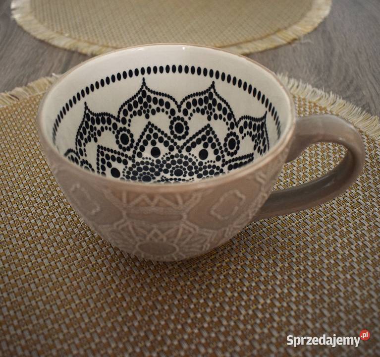 Kubek ceramiczny z reliefowym wzorem pojemność Pozostałe Chełmno