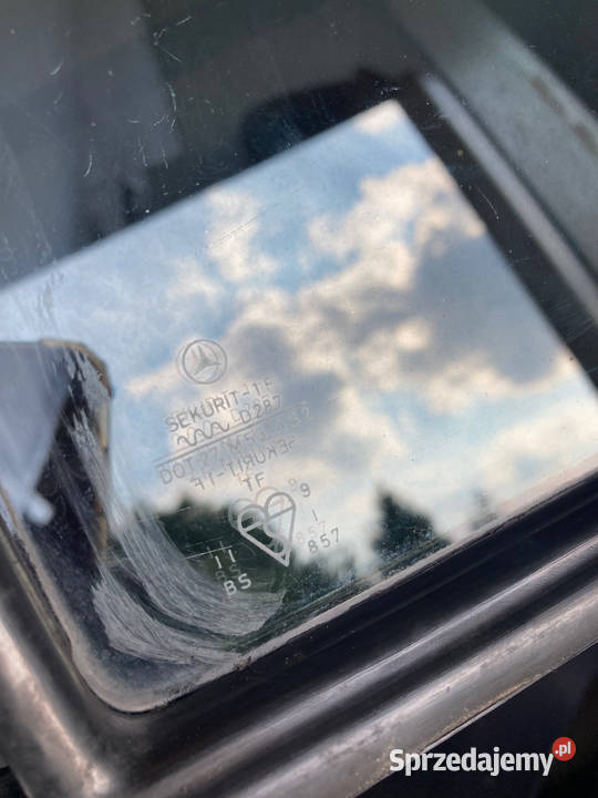 Mercedes Benz W123 szyby trójkąty sedan zielone Poznań